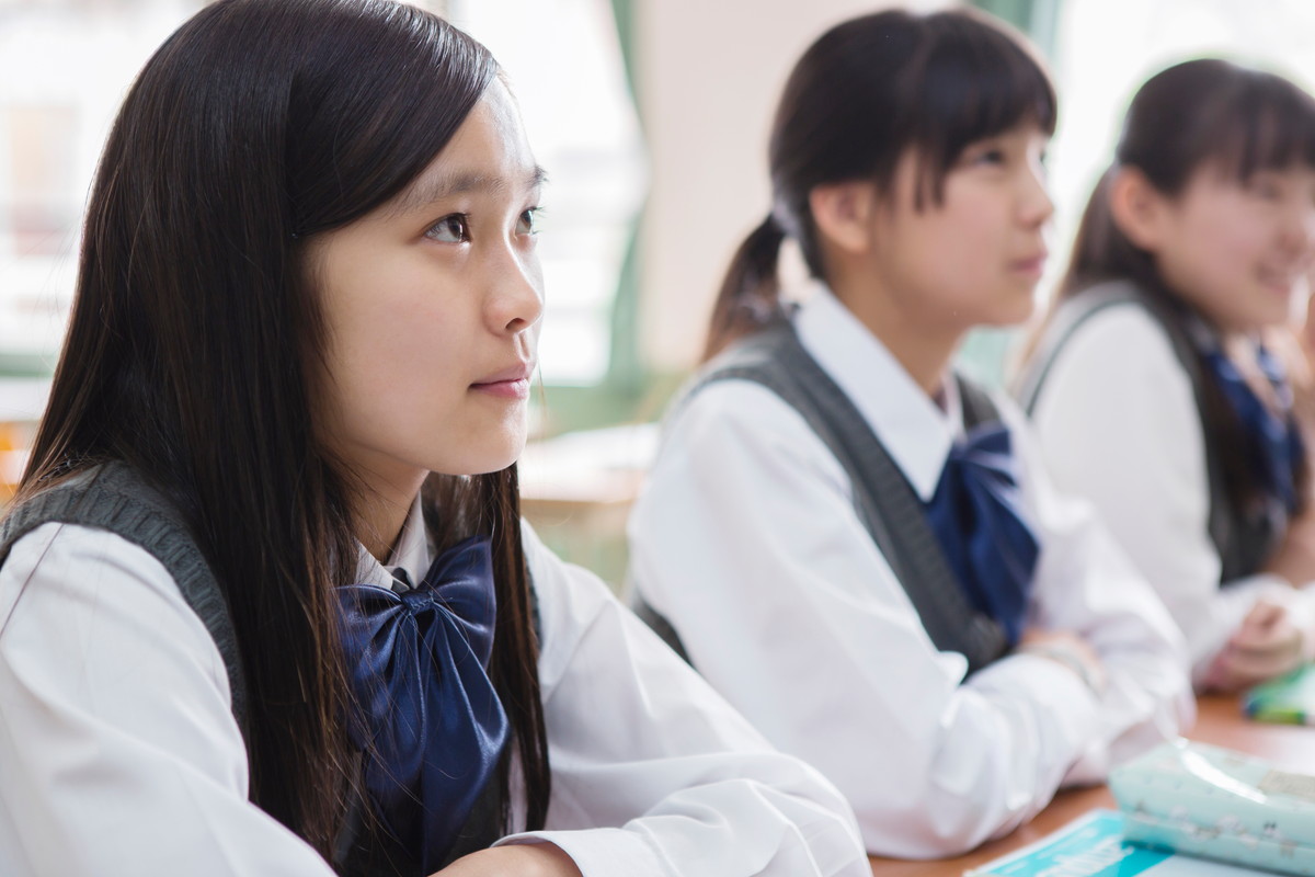 授業を受ける女の子